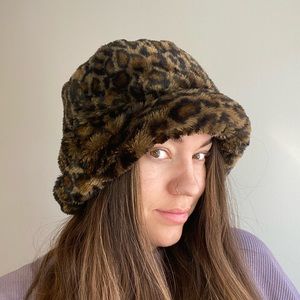 VINTAGE Leopard Print Faux Fur Bucket Hat